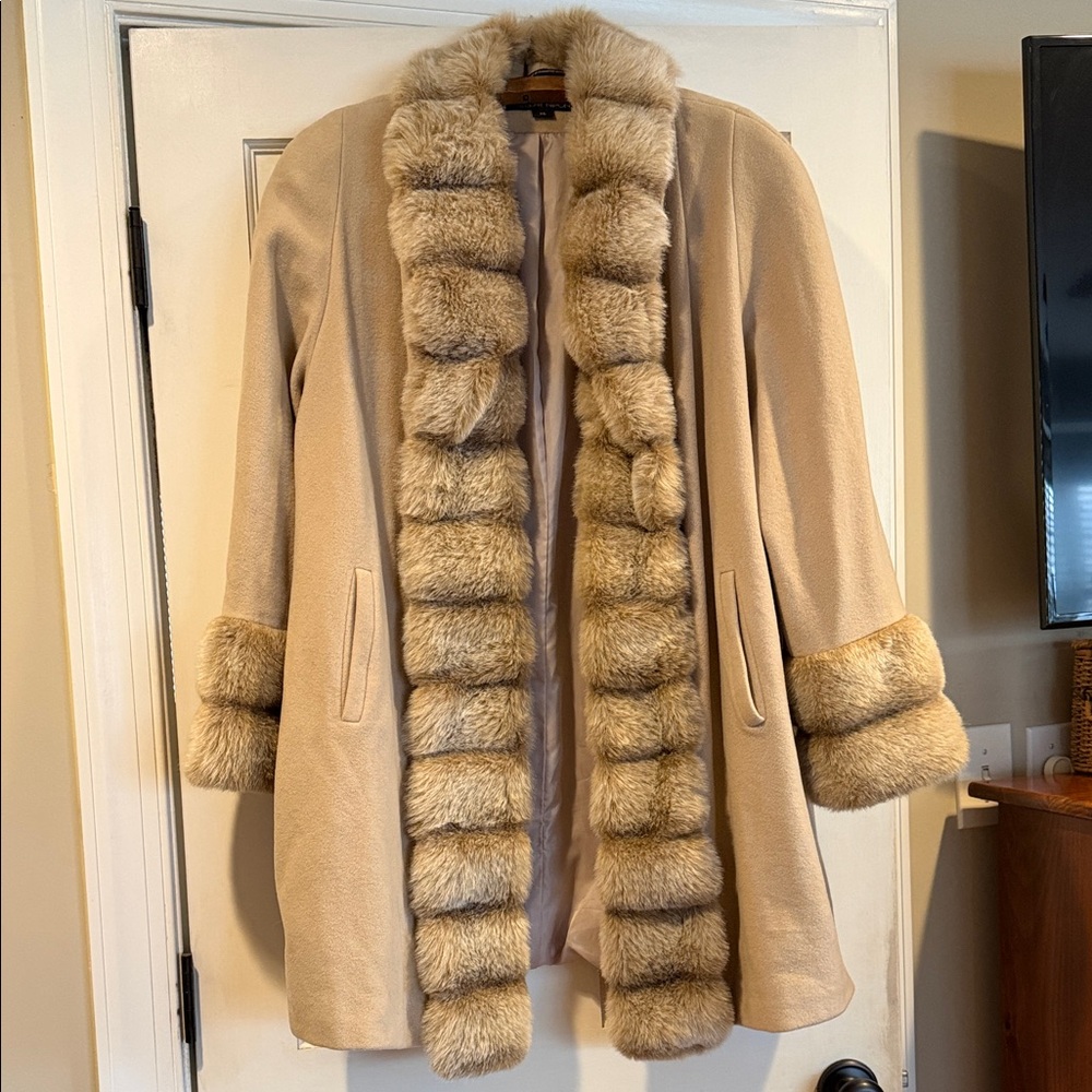 Albert Nipon Beige Coat with Plush Faux Fur Trim